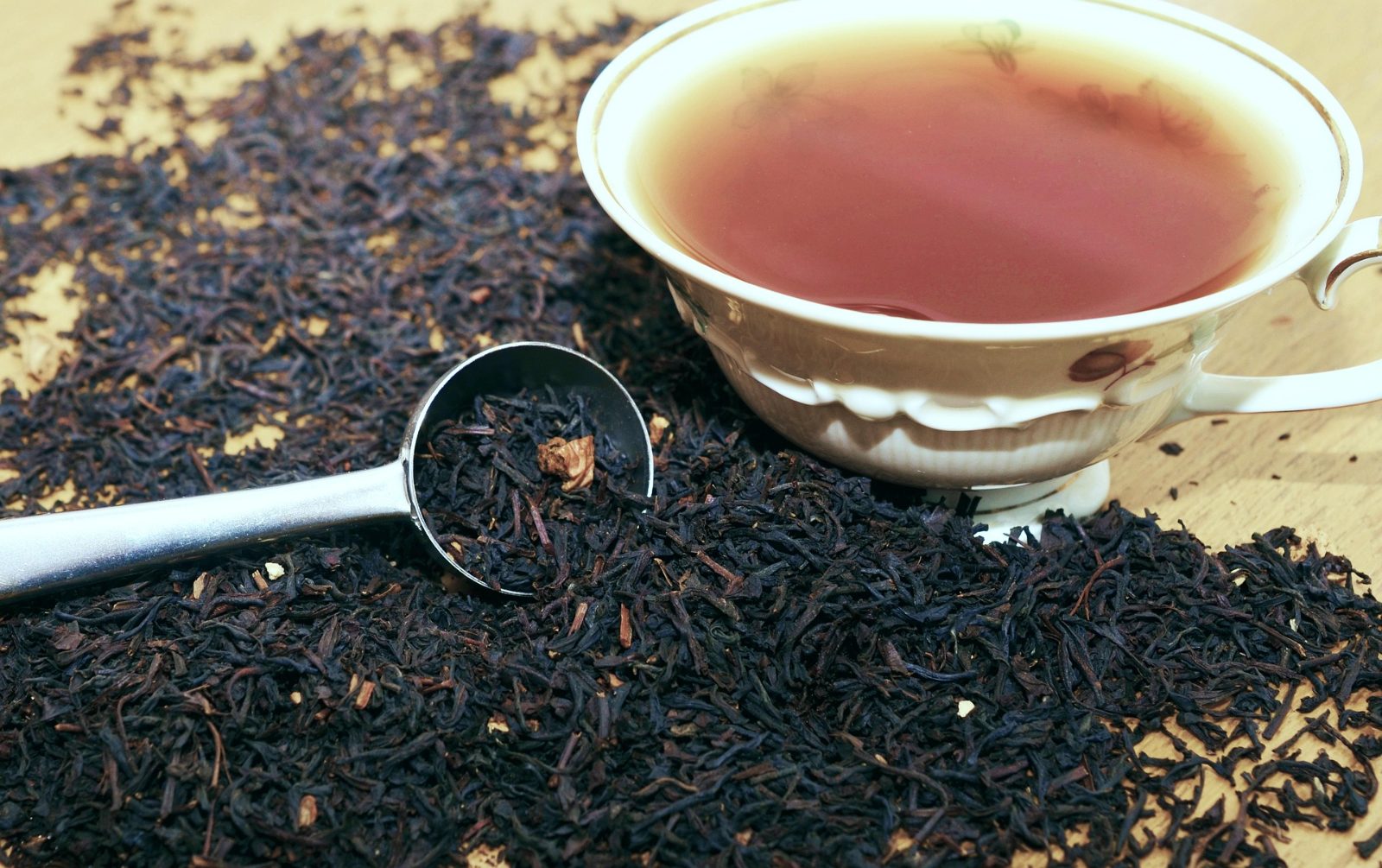 国産紅茶を楽しんでもらいたい
